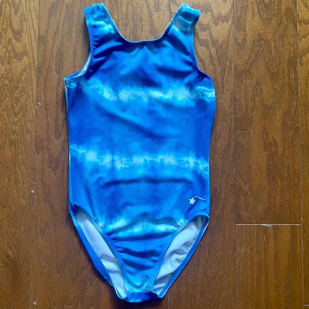 ⭐️SOLD⭐️Destira Blue and white tie dye leotard. Child Large.